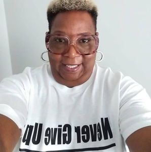 Meet your Posher, Michele